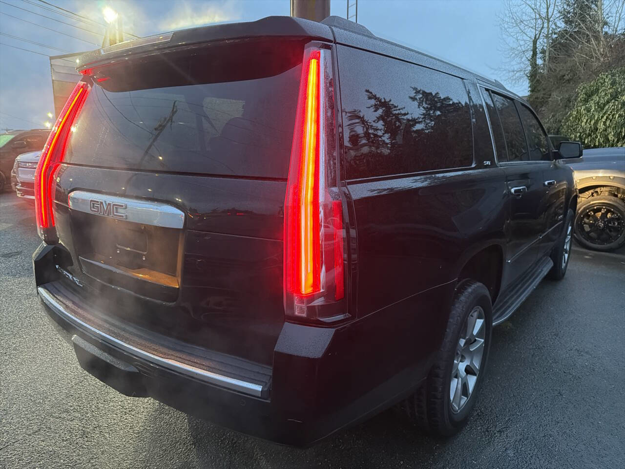 Used 2020 GMC Yukon XL Denali image 4