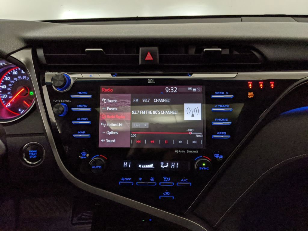 Used 2020 Toyota Camry XSE image 14