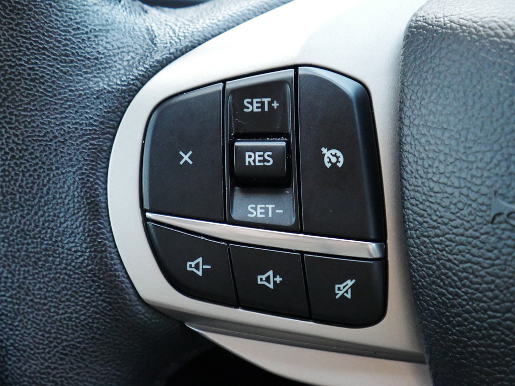 Used 2023 Ford Explorer XLT w/ Equipment Group 202A AWD/4WD image 32