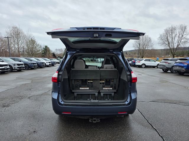 Used 2017 Toyota Sienna LE image 10