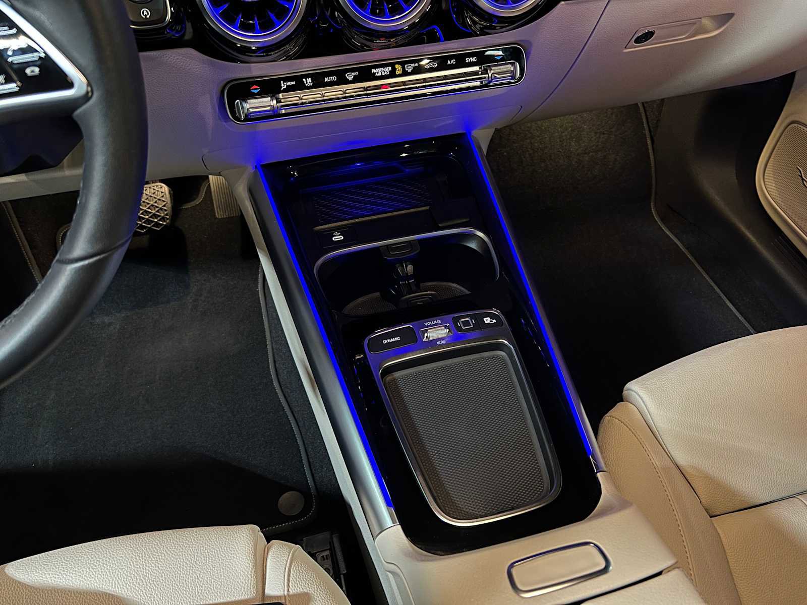 Used 2025 Mercedes-Benz GLA 250 4MATIC image 32