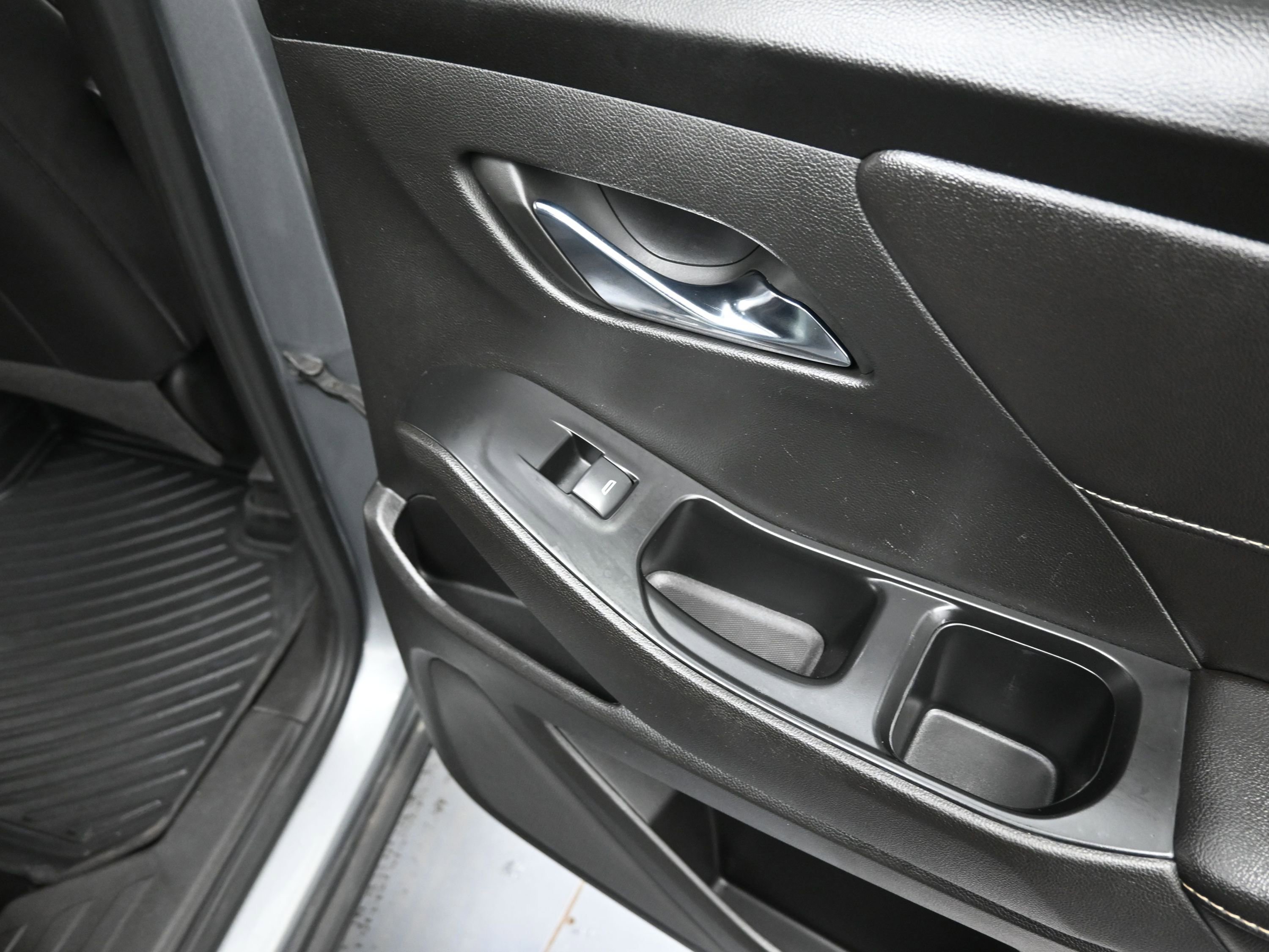 Used 2023 Chevrolet Traverse LT w/ LT Premium Package image 29