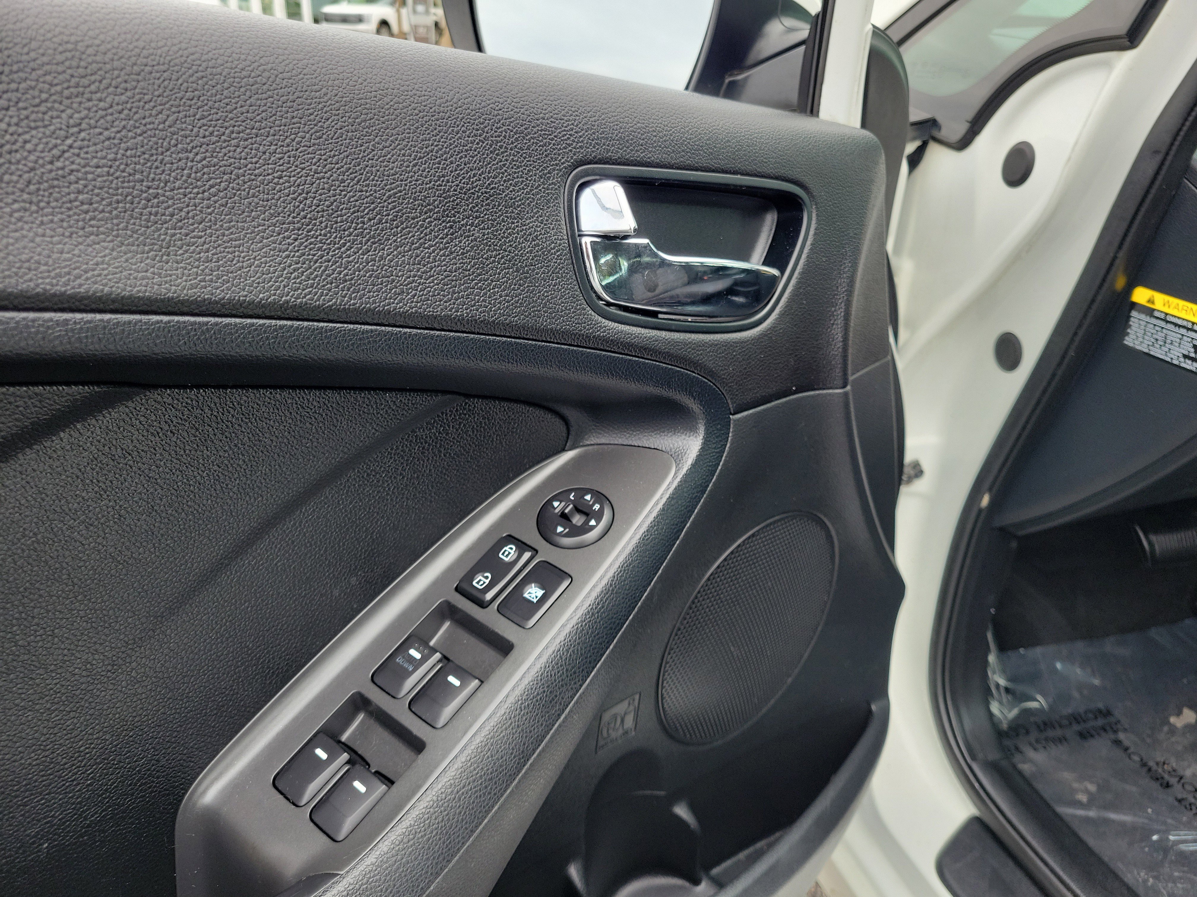 Used 2017 Kia Forte S FWD image 18