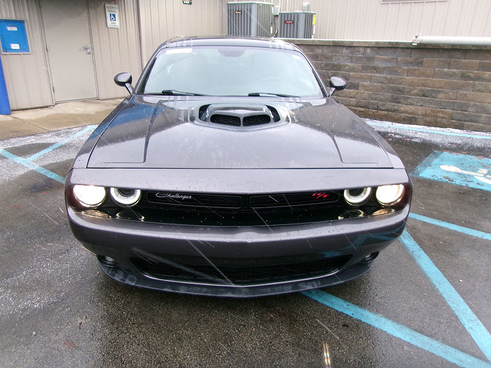 Used 2015 Dodge Challenger R/T RWD image 2