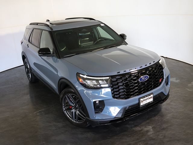 Used 2025 Ford Explorer ST AWD/4WD image 7