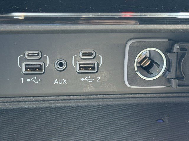 New 2025 Jeep Grand Cherokee Overland w/ Luxury Tech Group IV image 23