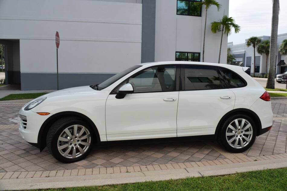 Used 2013 Porsche Cayenne Diesel AWD/4WD image 4