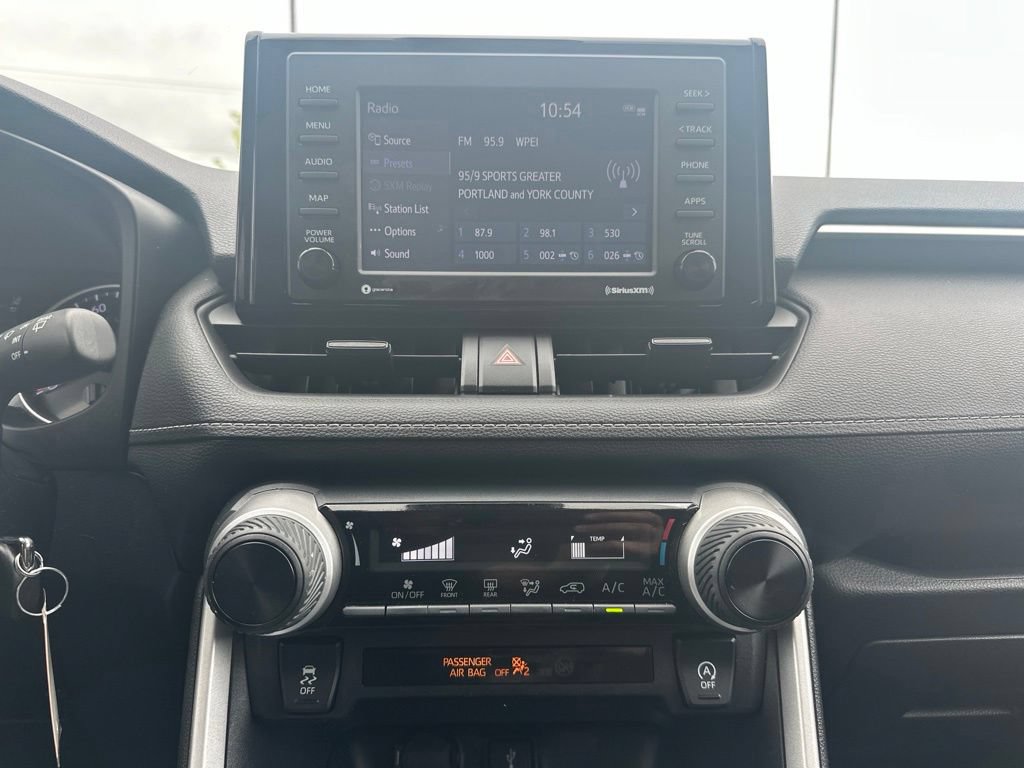 Used 2020 Toyota RAV4 LE w/ Carpet Mat Package AWD/4WD image 22