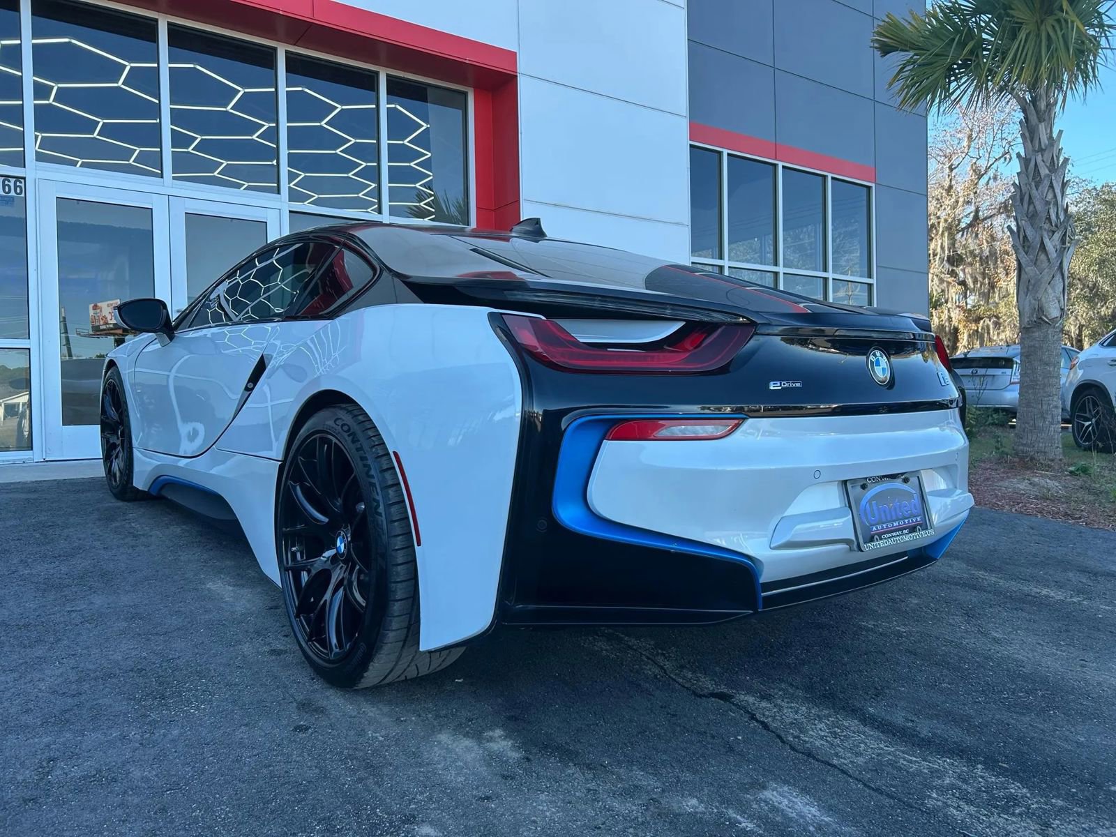 Used 2017 BMW i8 image 13