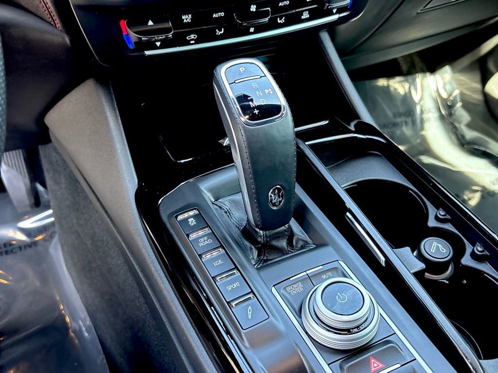 Used 2024 Maserati Levante GT Ultima image 23