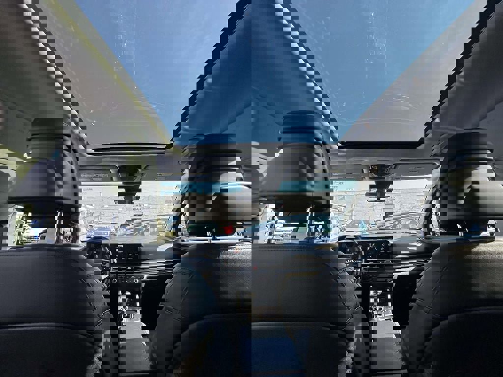 Certified 2026 Kia Sportage EX w/ EX Panorama Roof Package image 15