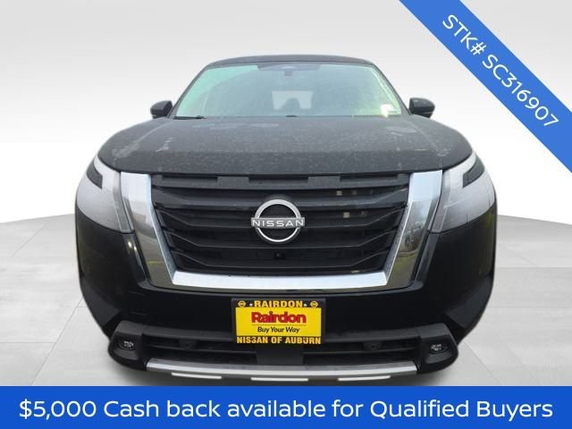 New 2025 Nissan Pathfinder SL image 2