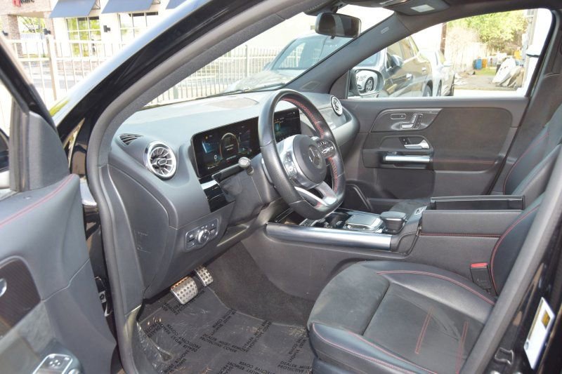 Used 2022 Mercedes-Benz GLA 35 AMG 4MATIC image 23