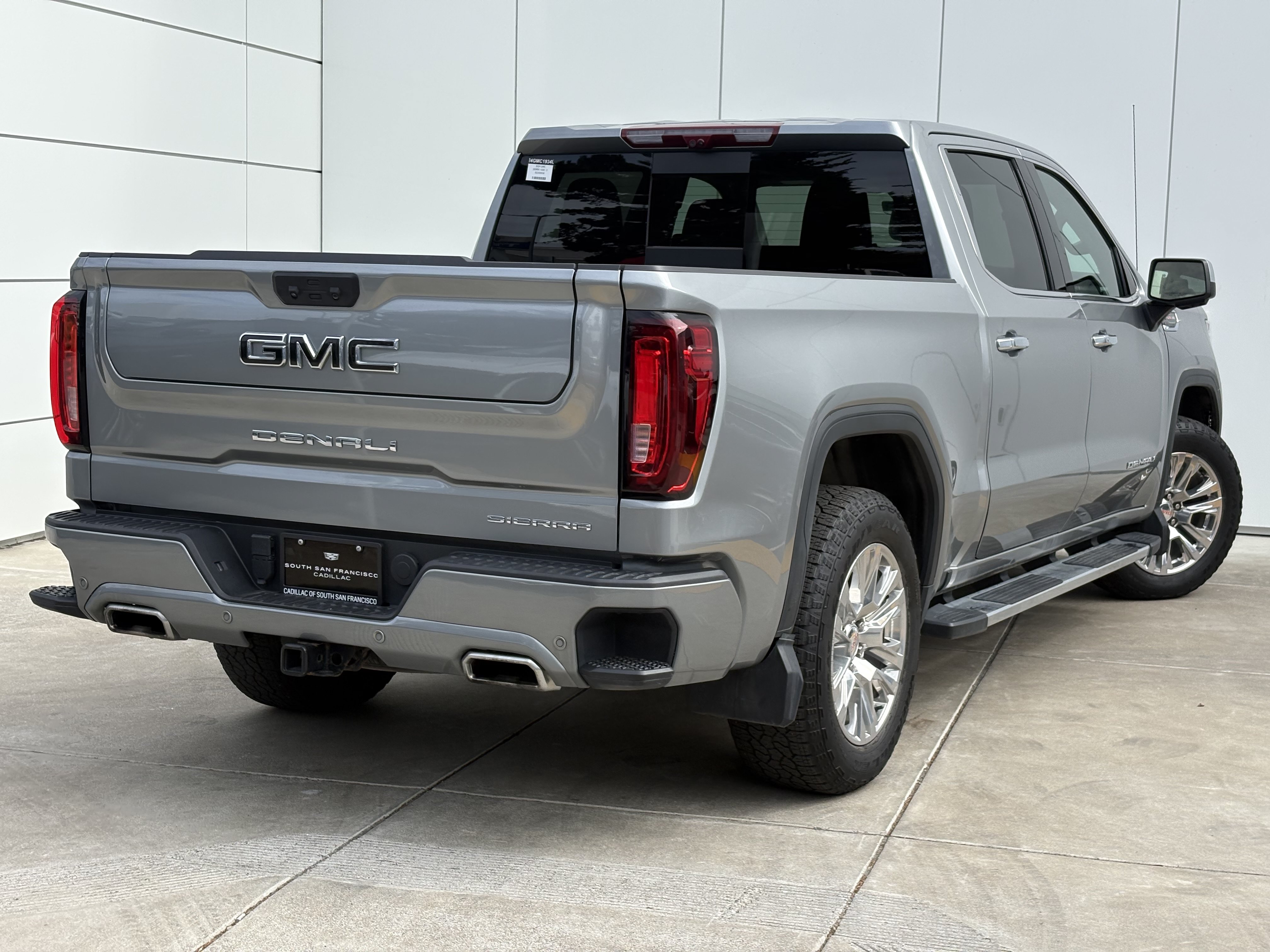 Used 2024 GMC Sierra 1500 Denali w/ Technology Package AWD/4WD image 7