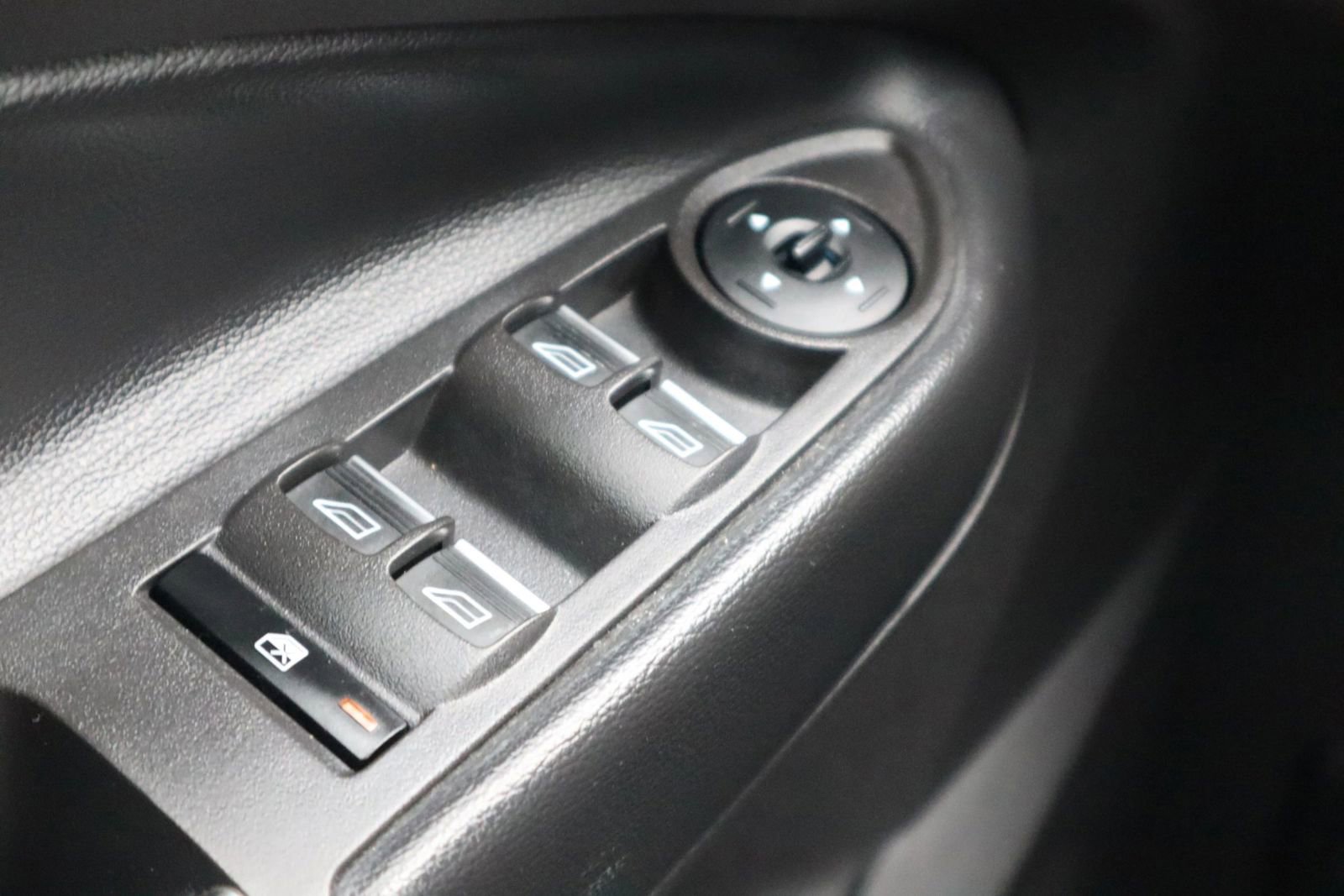 Used 2019 Ford Escape SE FWD image 28