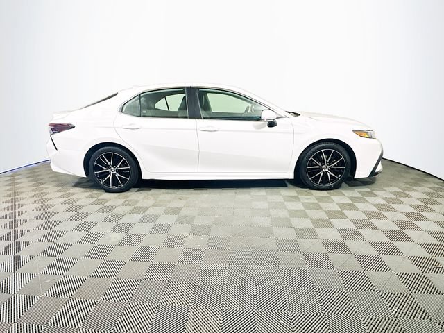 Certified 2024 Toyota Camry SE FWD image 9