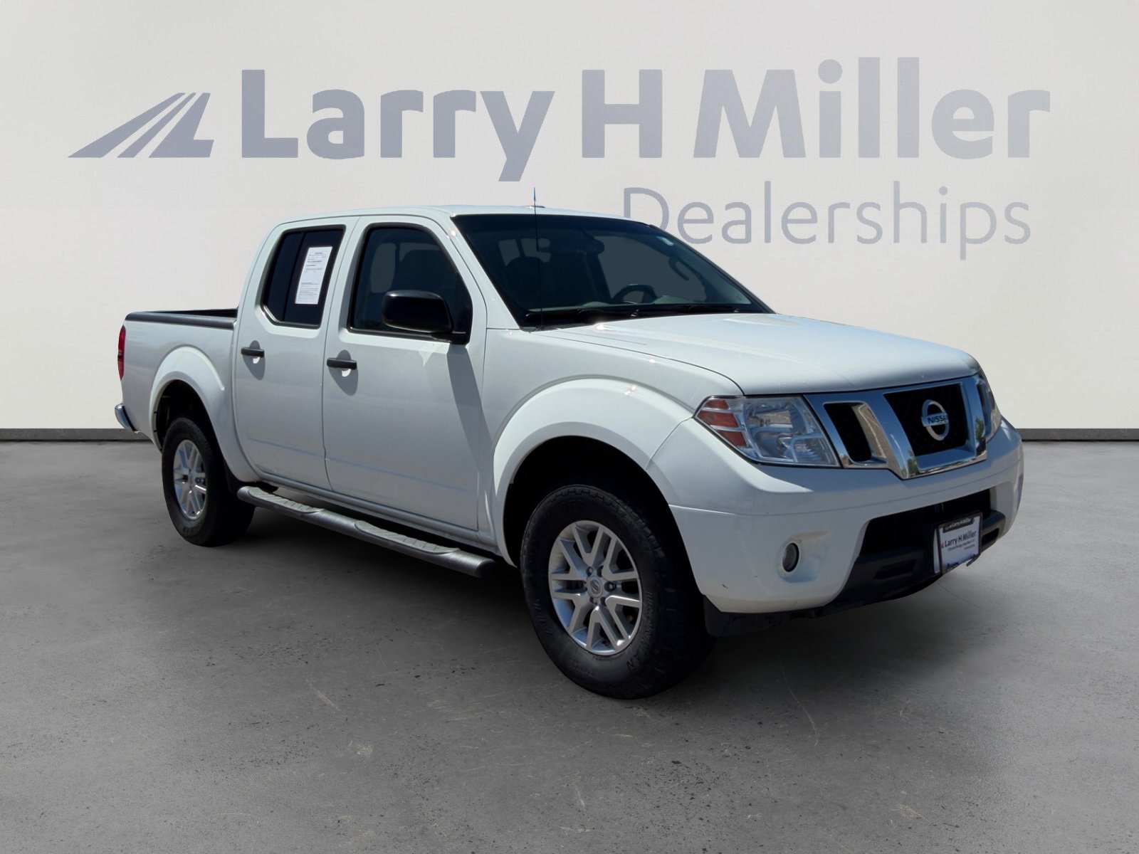 Used 2017 Nissan Frontier SV w/ SV Value Truck Package AWD/4WD image 8
