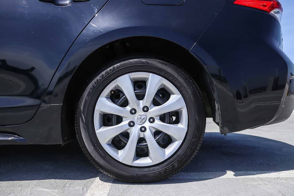Used 2025 Toyota Corolla LE FWD image 10