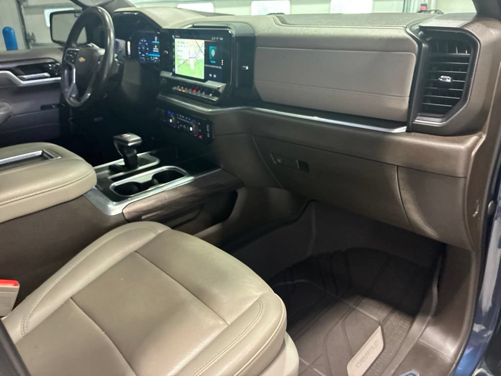 Used 2022 Chevrolet Silverado 1500 LTZ w/ Z71 Off-Road Package AWD/4WD image 45