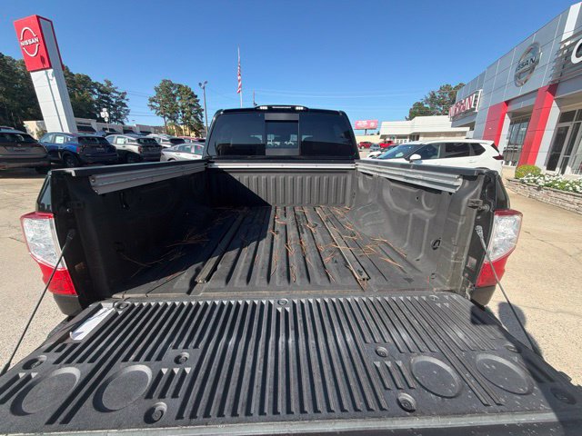 Used 2020 Nissan Titan SV w/ SV Convenience Package RWD image 14
