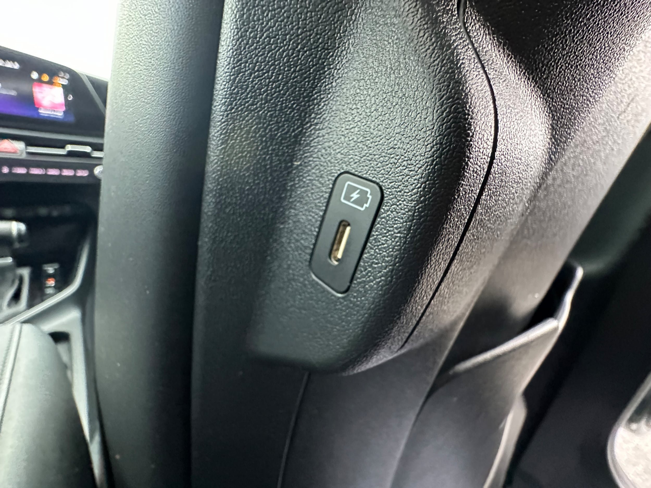 Used 2024 Kia Niro EX Touring FWD image 16
