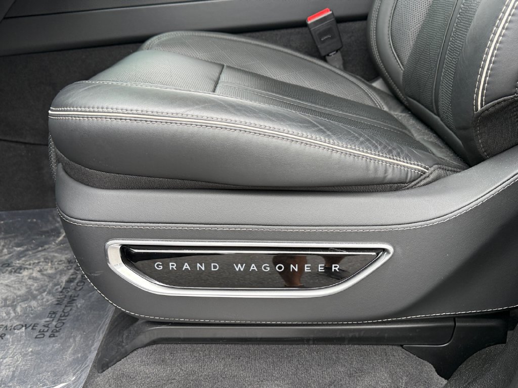 Used 2024 Jeep Grand Wagoneer Series II Obsidian w/ Quick Order Packagew 28T AWD/4WD image 31