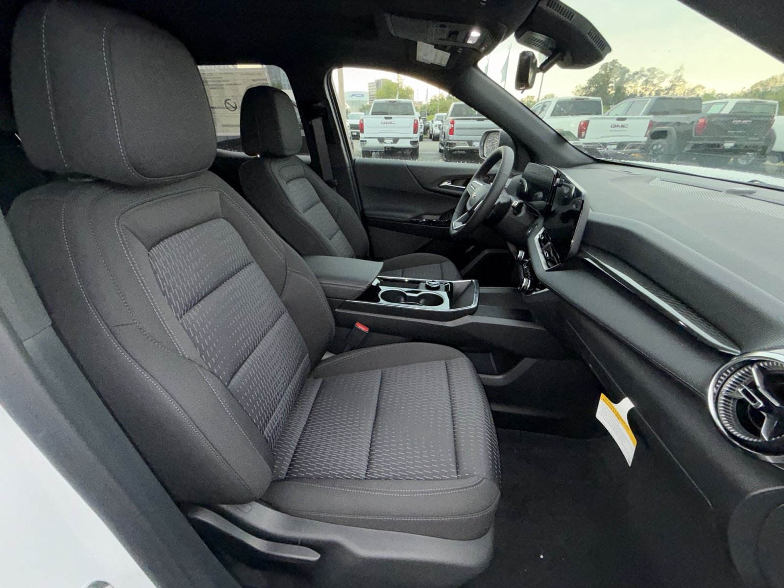 New 2027 Chevrolet Equinox LT w/ Safety and Technology Package AWD/4WD image 27
