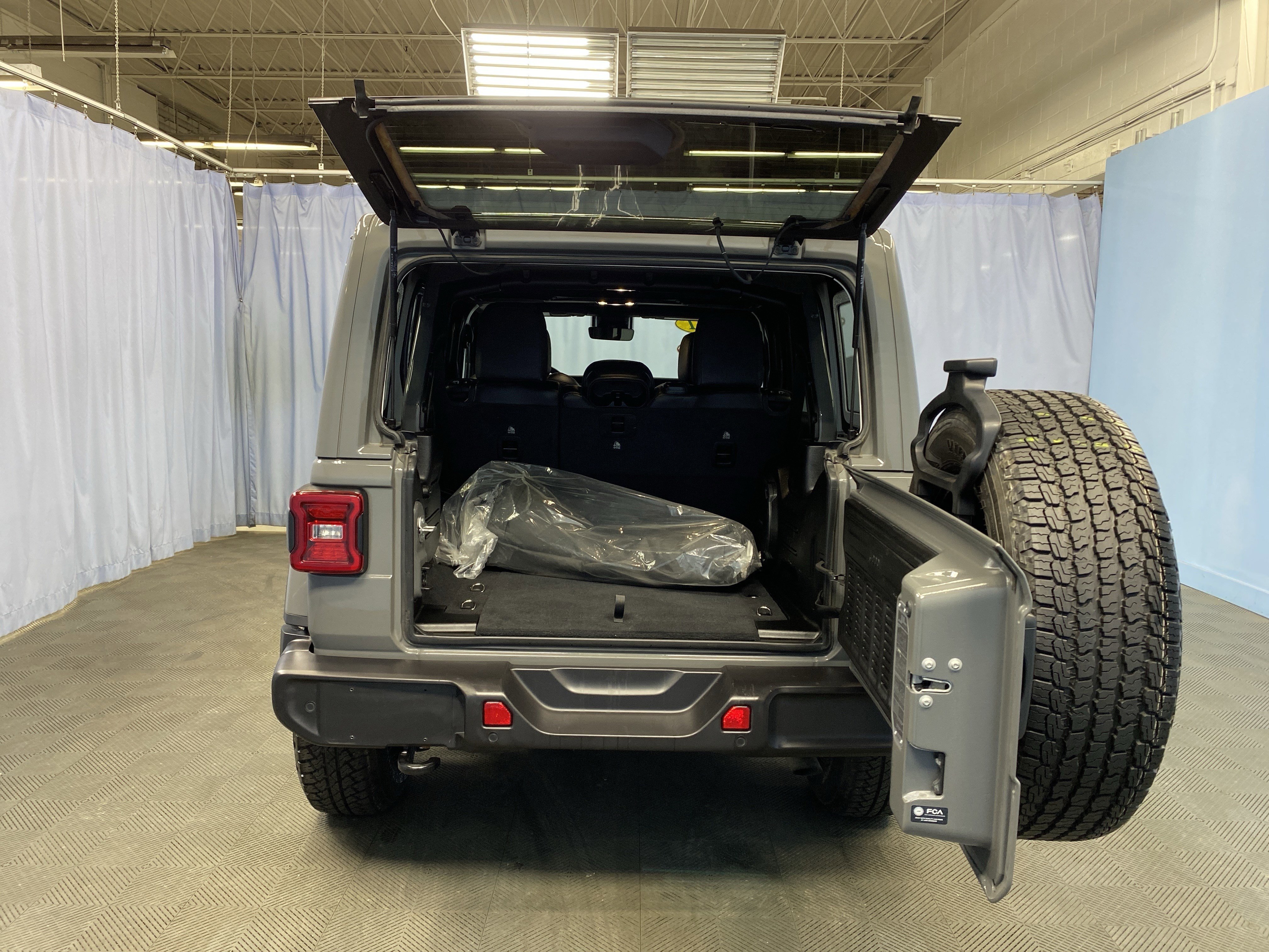 Used 2021 Jeep Wrangler Unlimited Sahara image 33