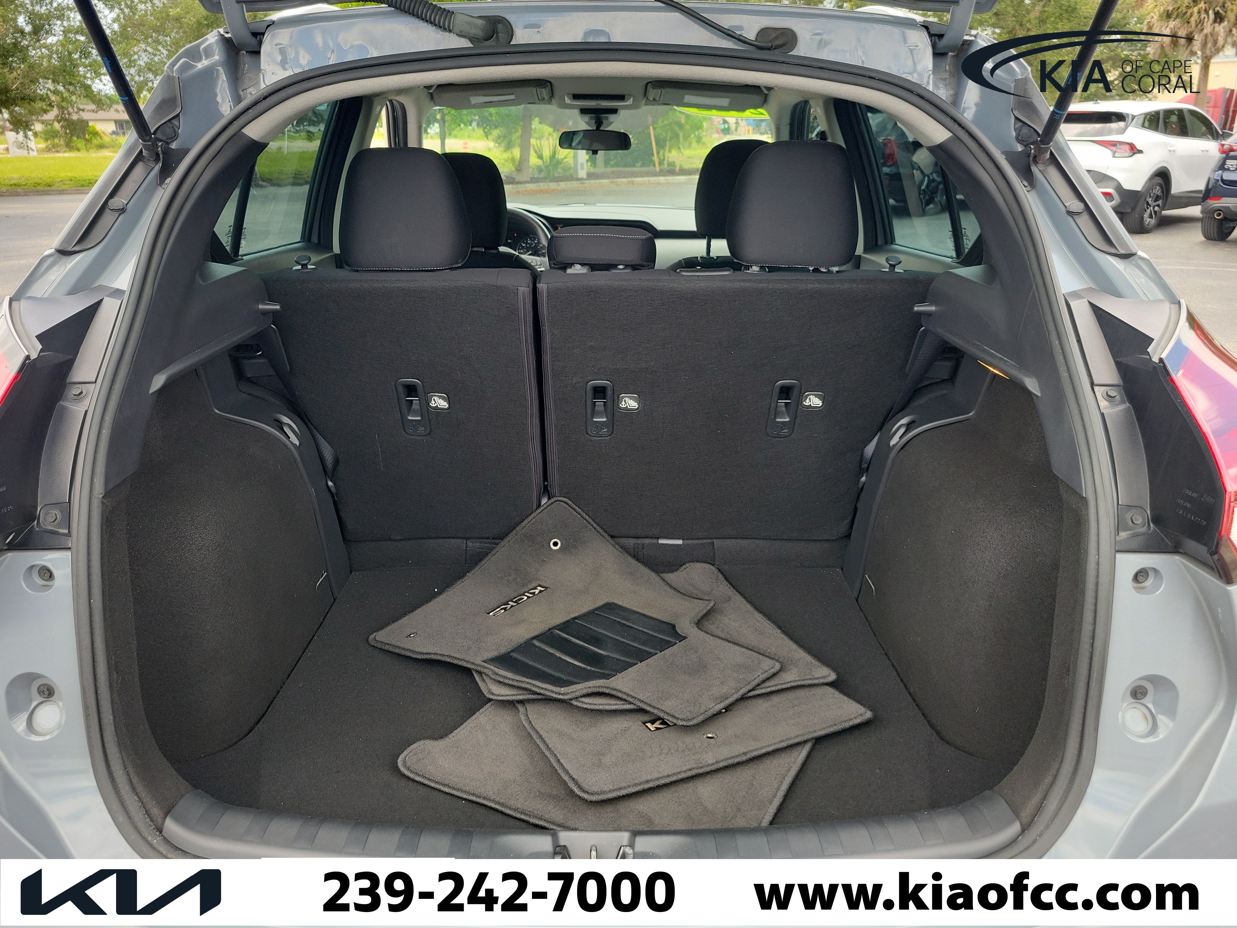 Used 2022 Nissan Kicks SV FWD image 11