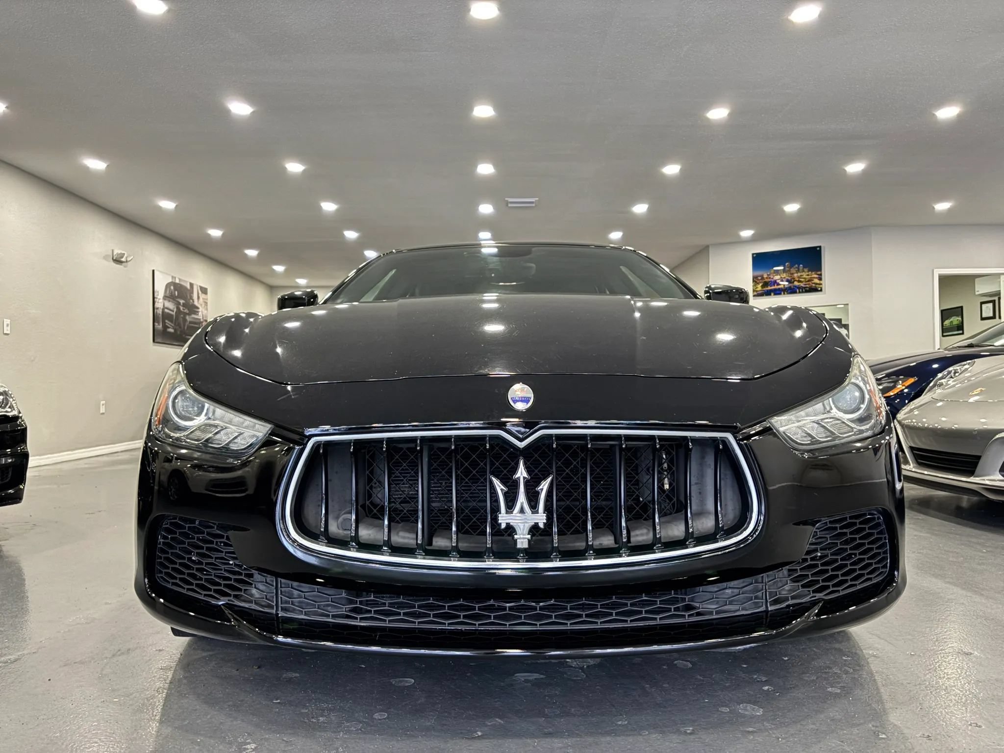 Used 2017 Maserati Ghibli RWD image 2