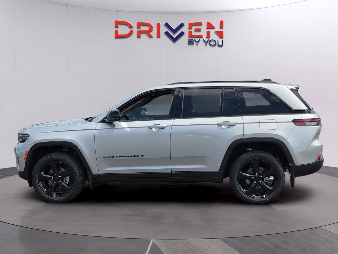 New 2025 Jeep Grand Cherokee Altitude RWD image 3