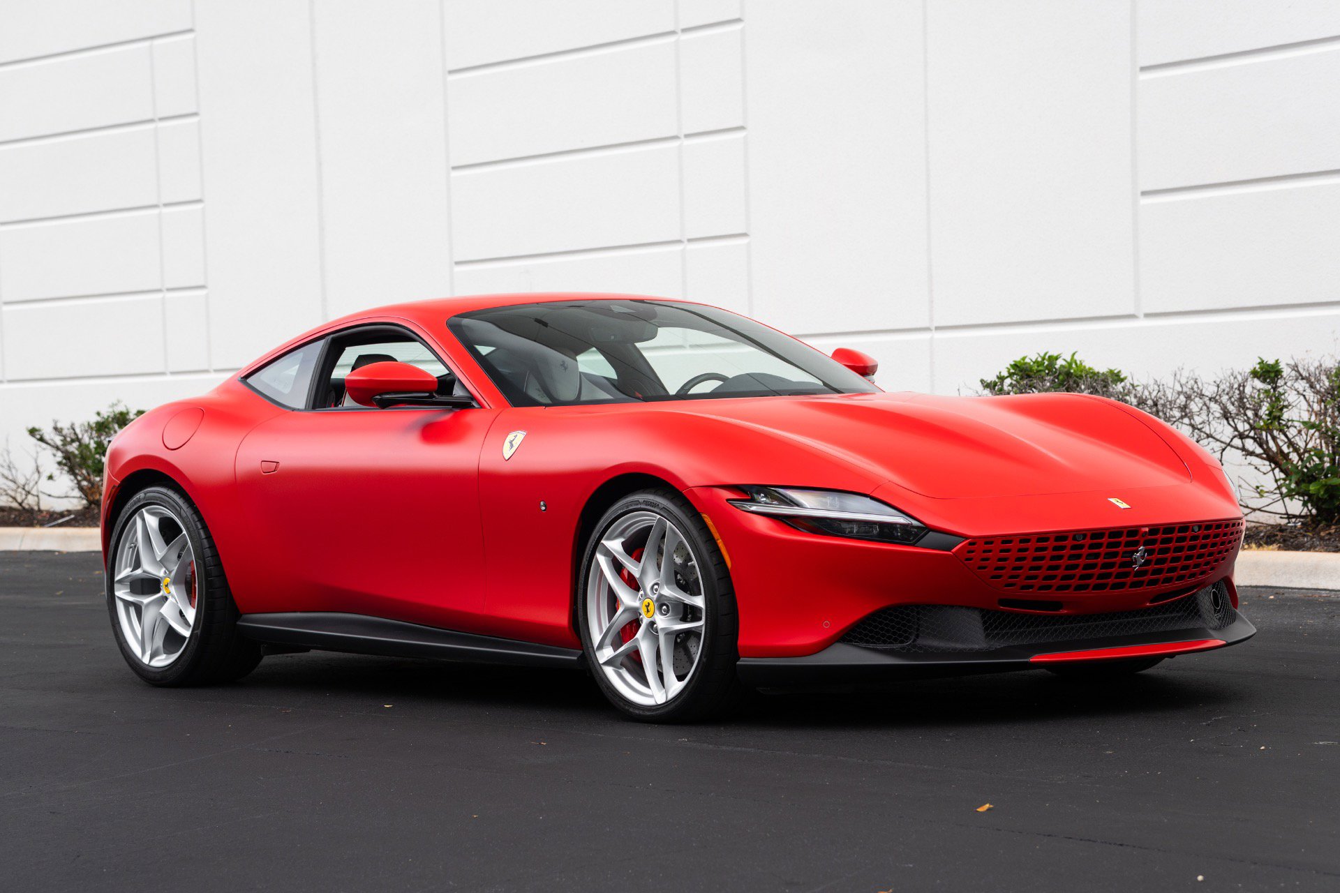Used 2023 Ferrari Roma RWD image 4