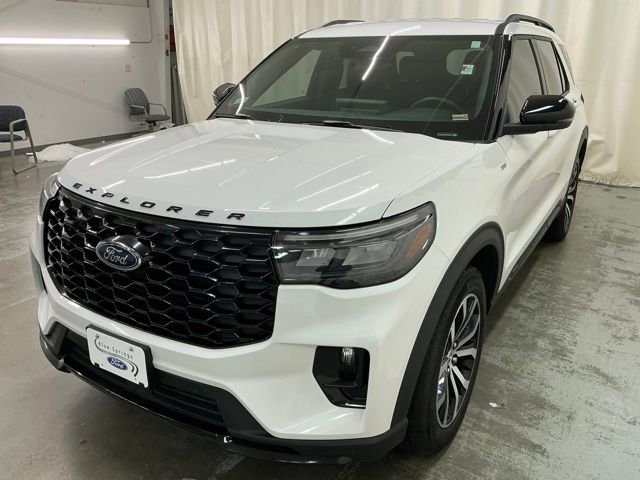 Used 2025 Ford Explorer ST-Line image 10