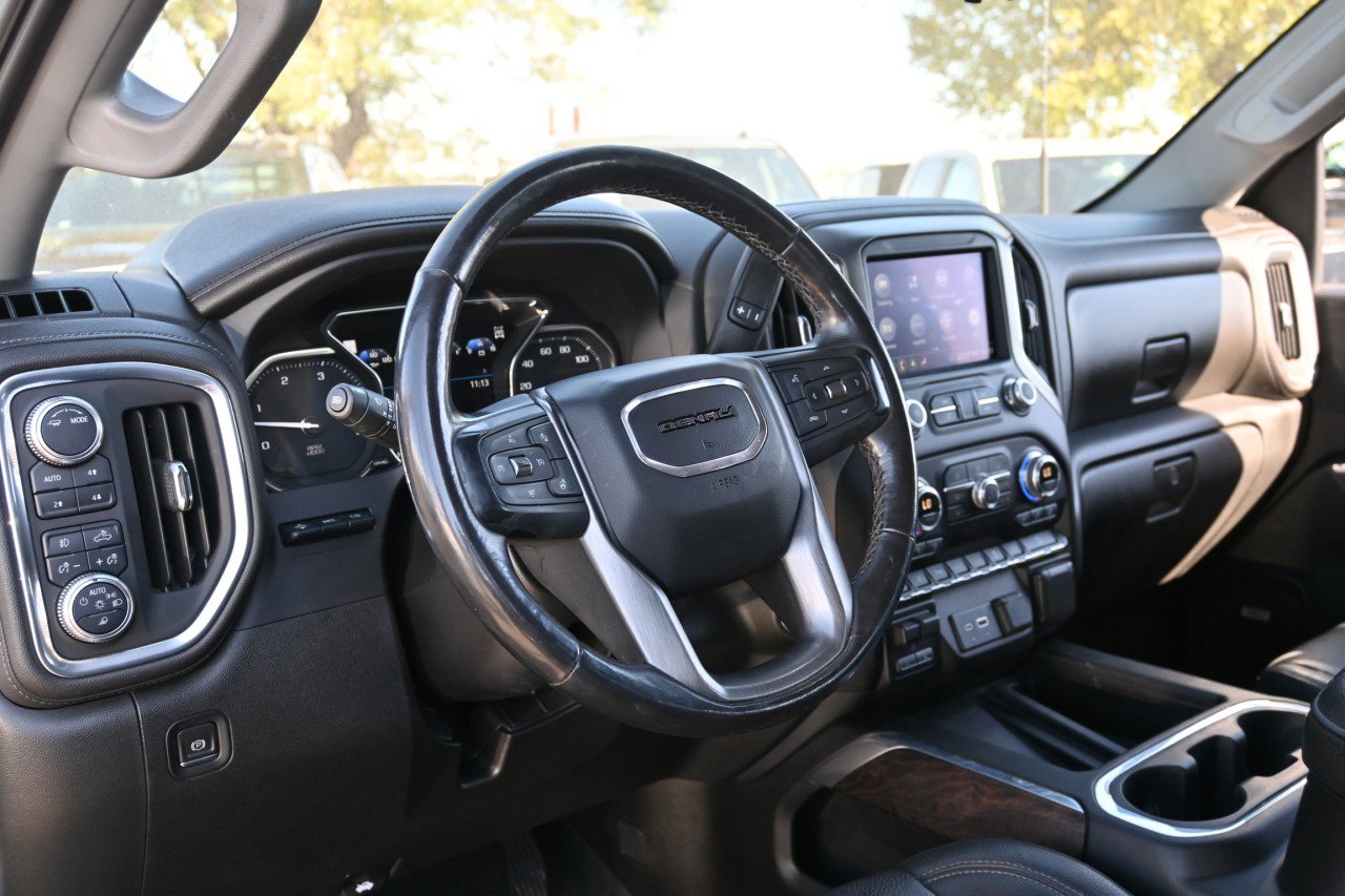 Used 2020 GMC Sierra 2500 Denali w/ Denali Ultimate Package AWD/4WD image 17