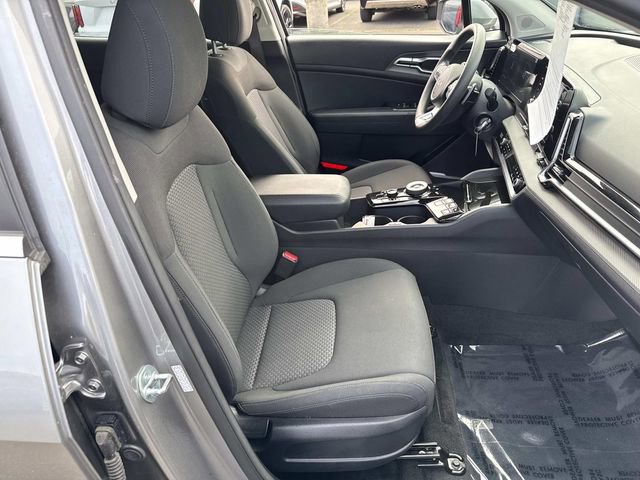 Used 2023 Kia Sportage LX image 6