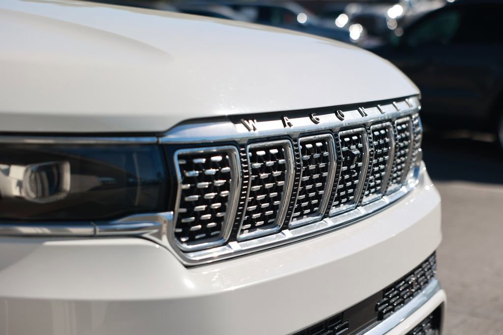 Used 2023 Jeep Grand Wagoneer Series II AWD/4WD image 7