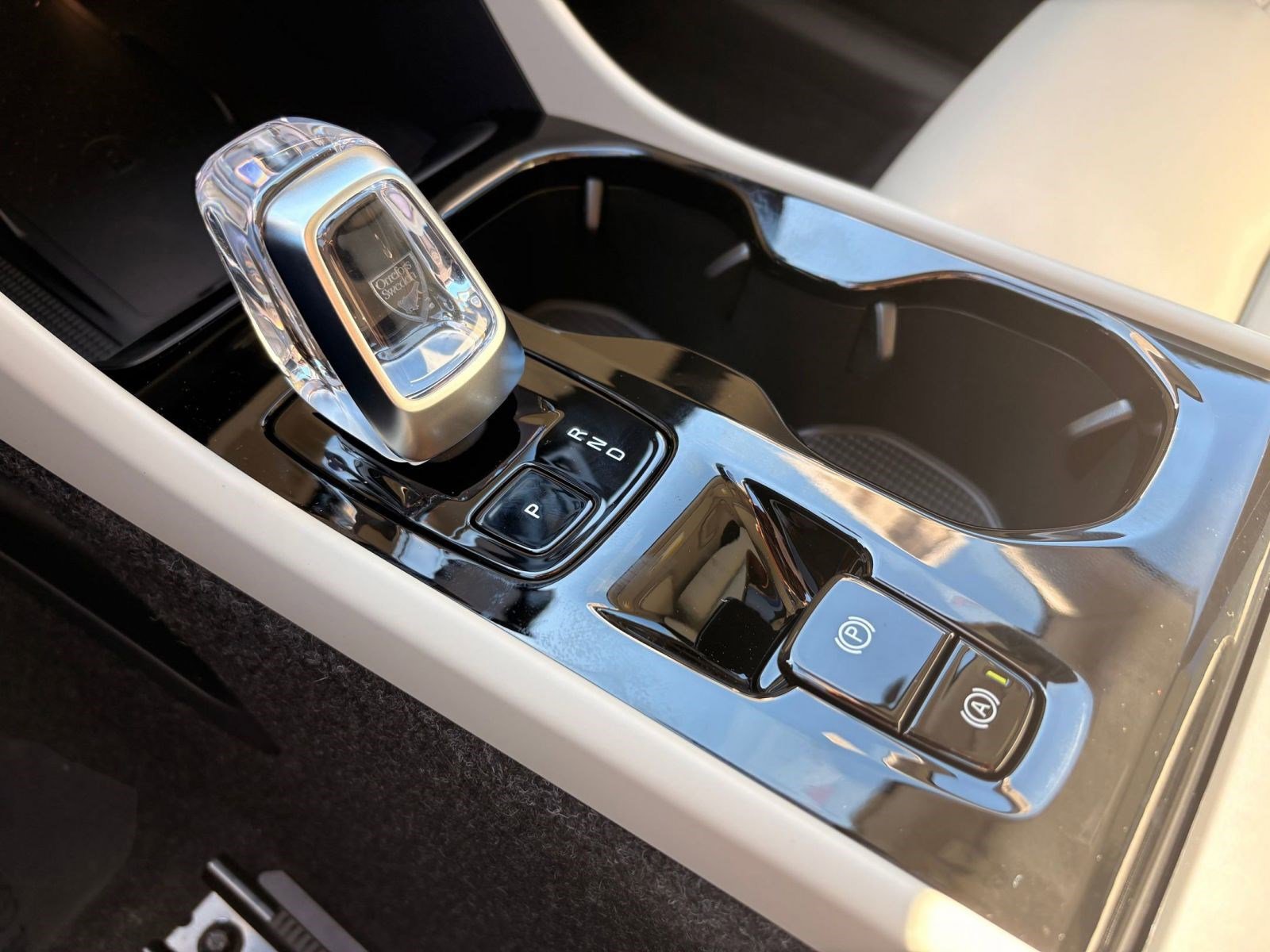 New 2026 Volvo XC40 B4 Plus w/ Climate Package image 19