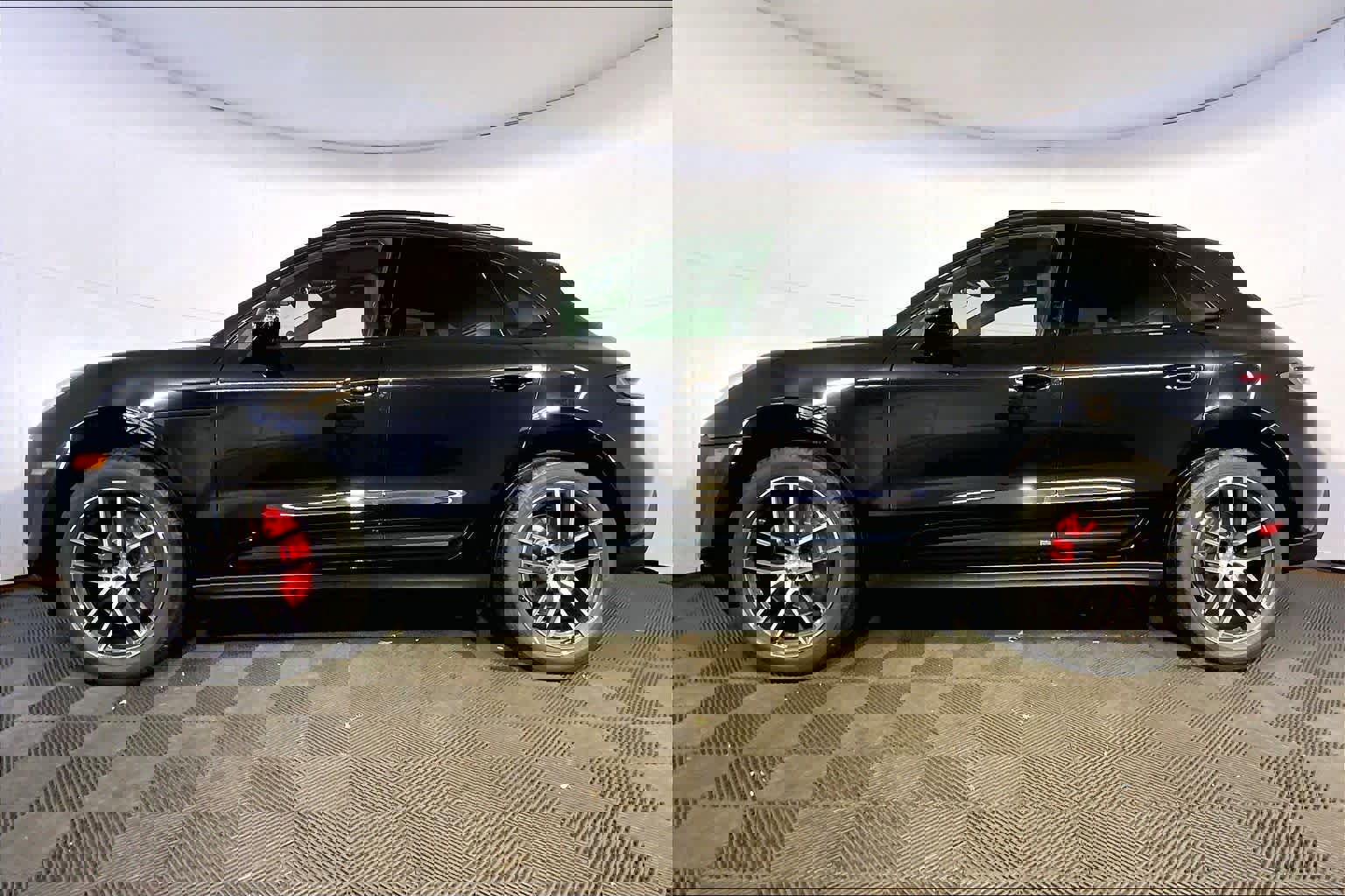 New 2026 Porsche Macan S image 2