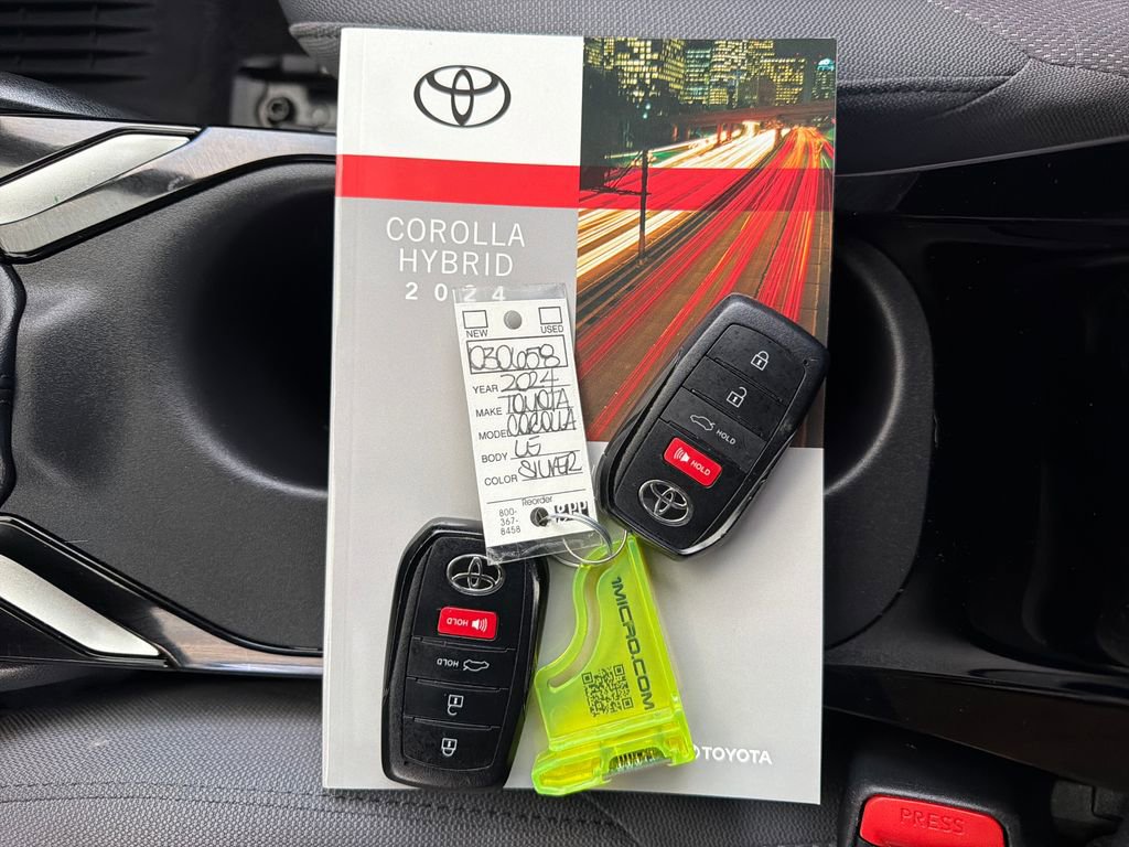 Used 2024 Toyota Corolla SE image 34