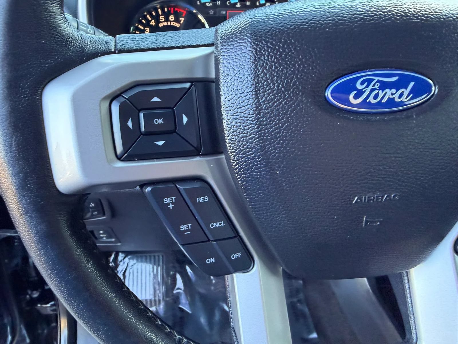Used 2018 Ford F150 Lariat w/ Equipment Group 502A Luxury AWD/4WD image 22