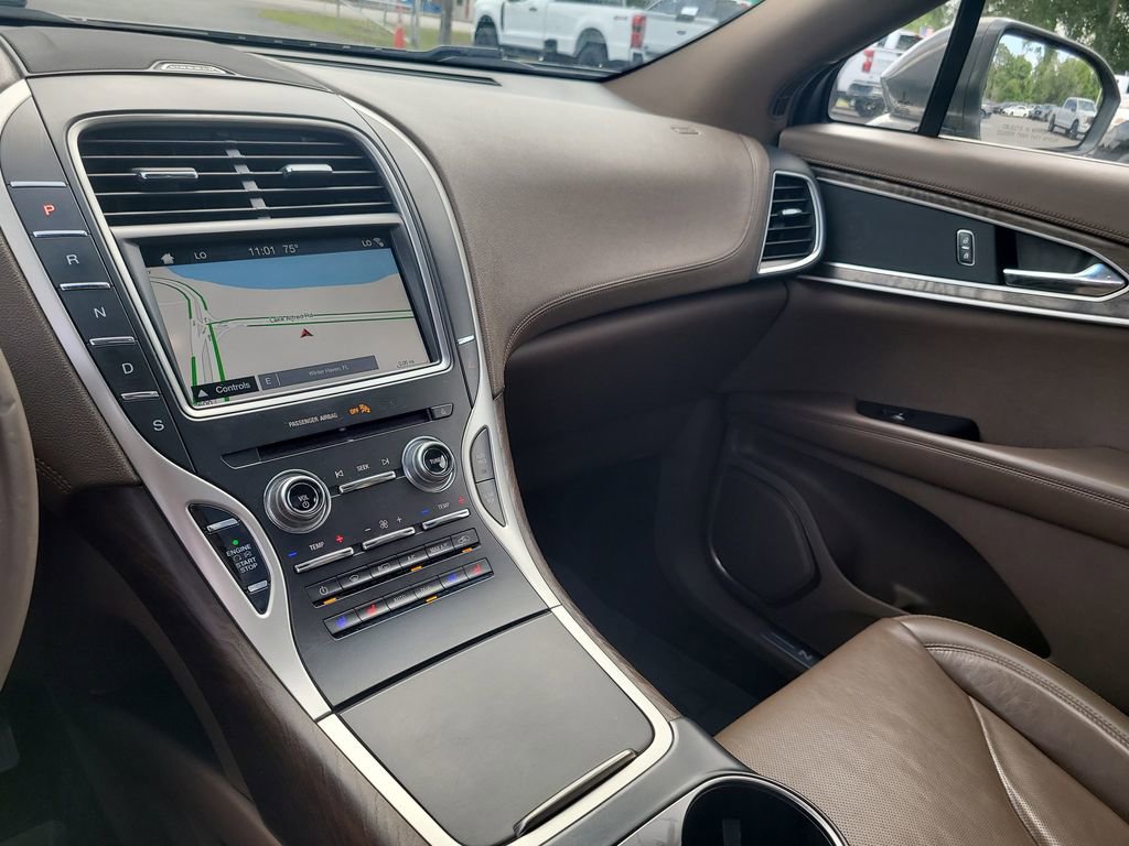 Used 2018 Lincoln MKX Reserve w/ Driver Assistance Package image 21