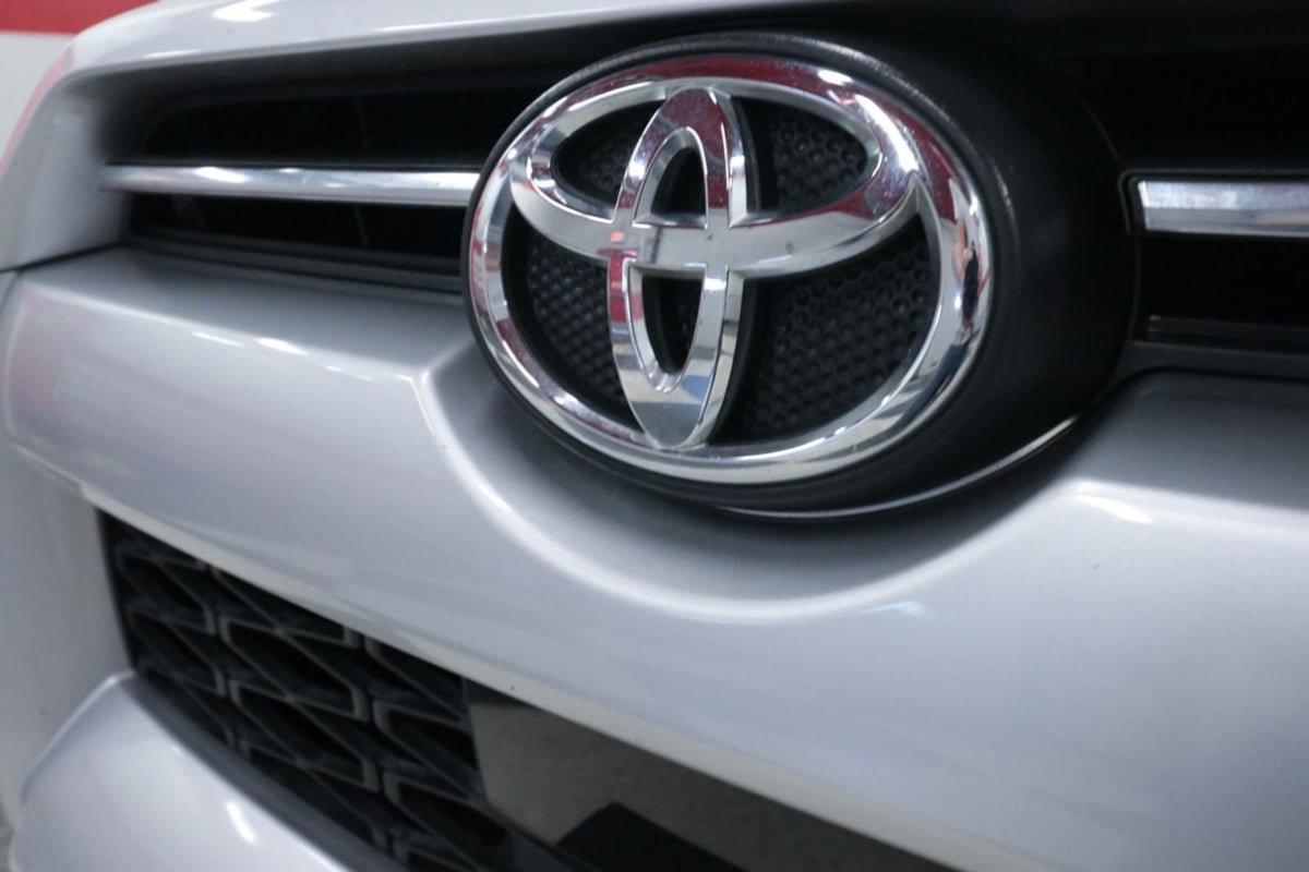 Used 2020 Toyota 4Runner SR5 Premium w/ Moonroof Package RWD image 33