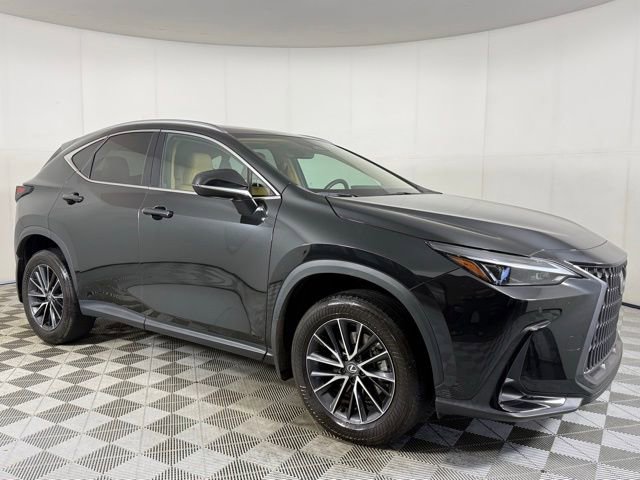 Used 2024 Lexus NX 250 FWD w/ Towing Package (2000 Lbs) image 9