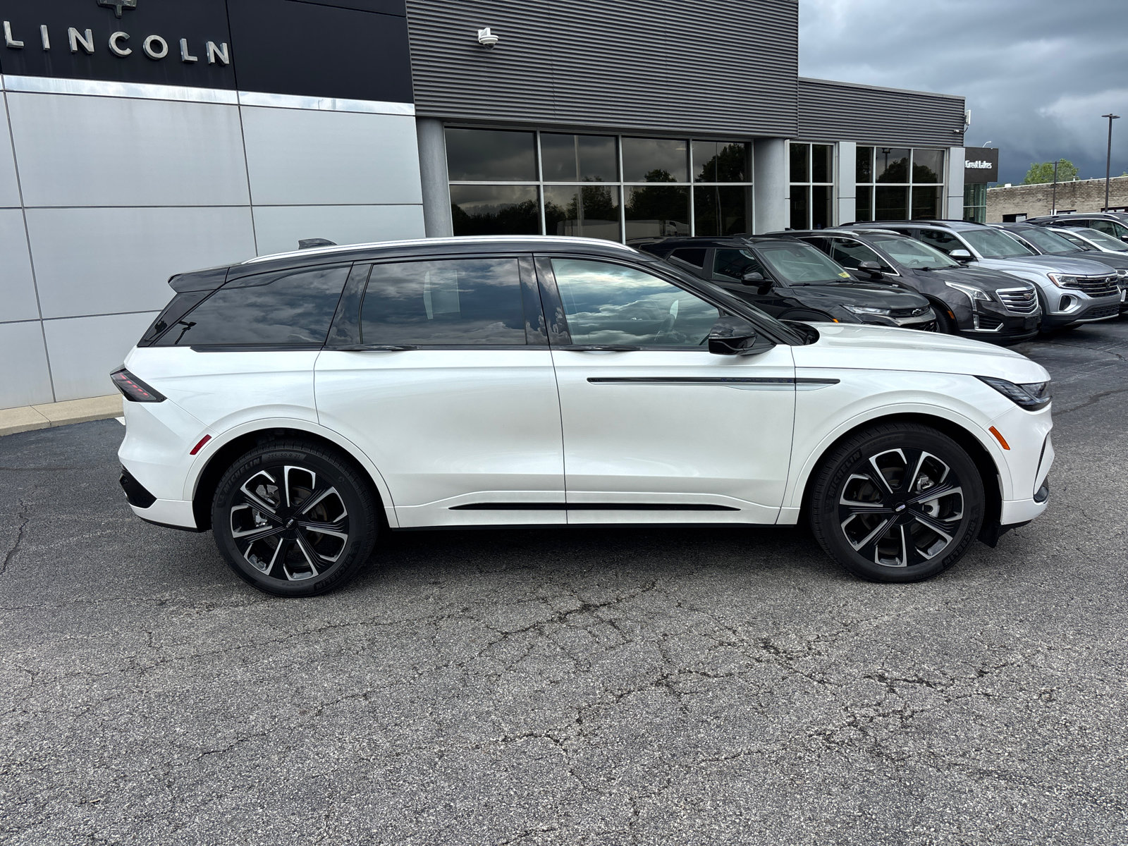 New 2026 Lincoln Nautilus Reserve AWD/4WD image 8