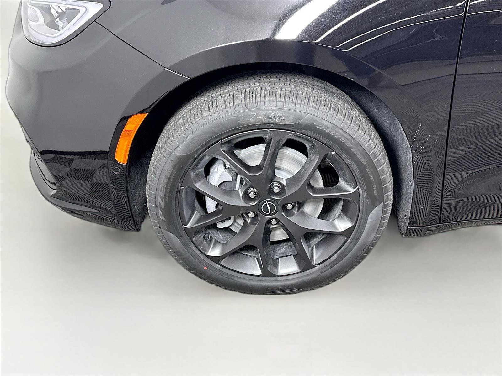 New 2026 Chrysler Pacifica Limited image 27