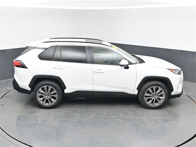 Used 2019 Toyota RAV4 XLE Premium image 43