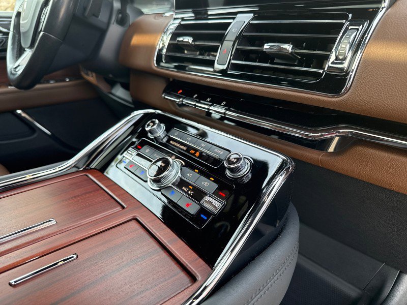 Used 2022 Lincoln Navigator Reserve image 26