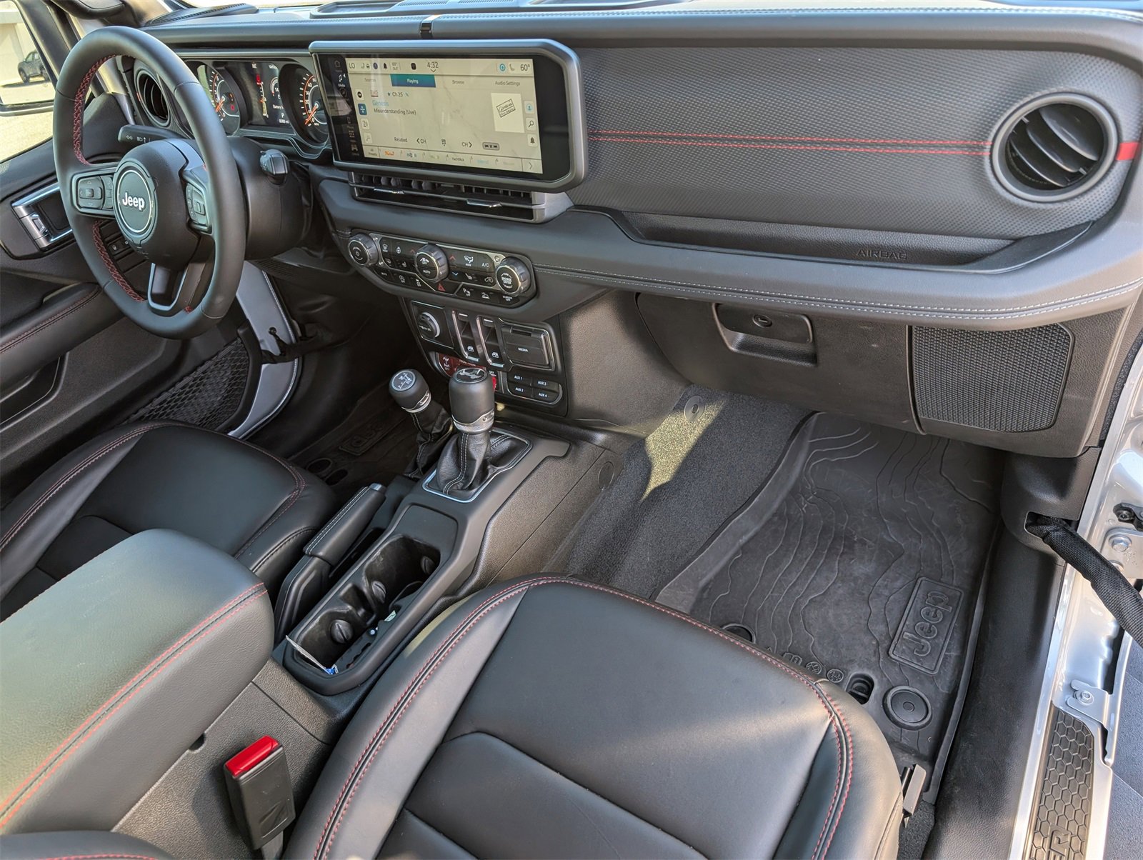 Used 2024 Jeep Wrangler Rubicon image 7