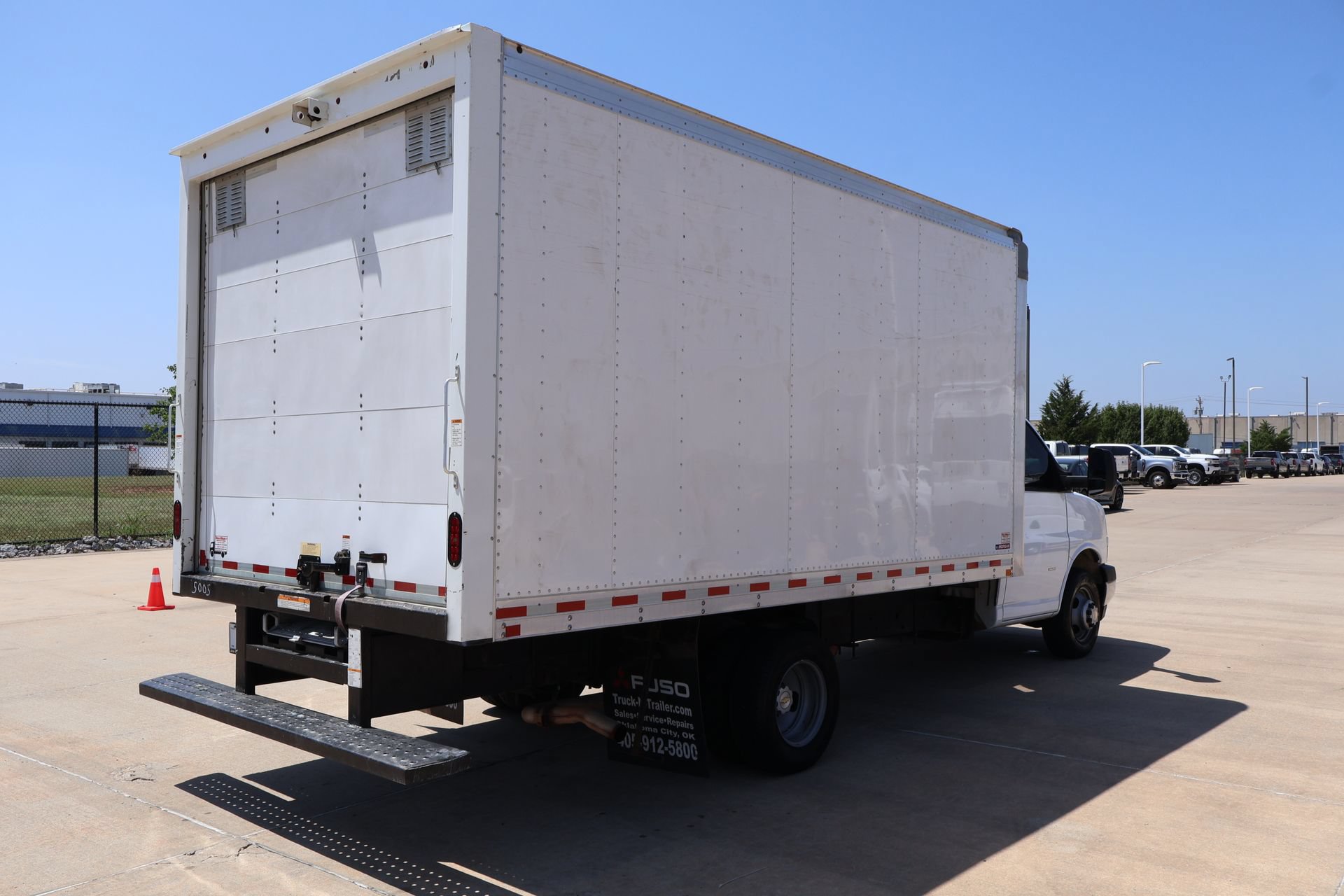 Used 2020 Chevrolet Express 3500 w/ Power Convenience Package RWD image 17