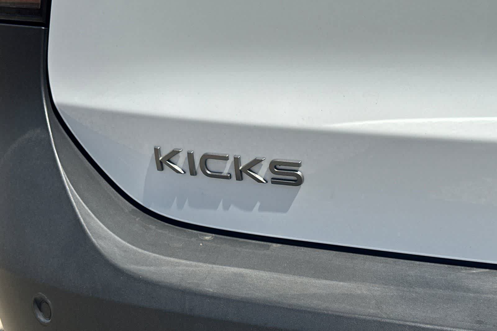 Used 2025 Nissan Kicks SV FWD image 13